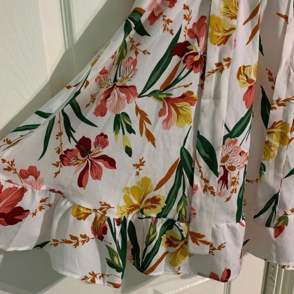 Dress - Picture 3 of 4